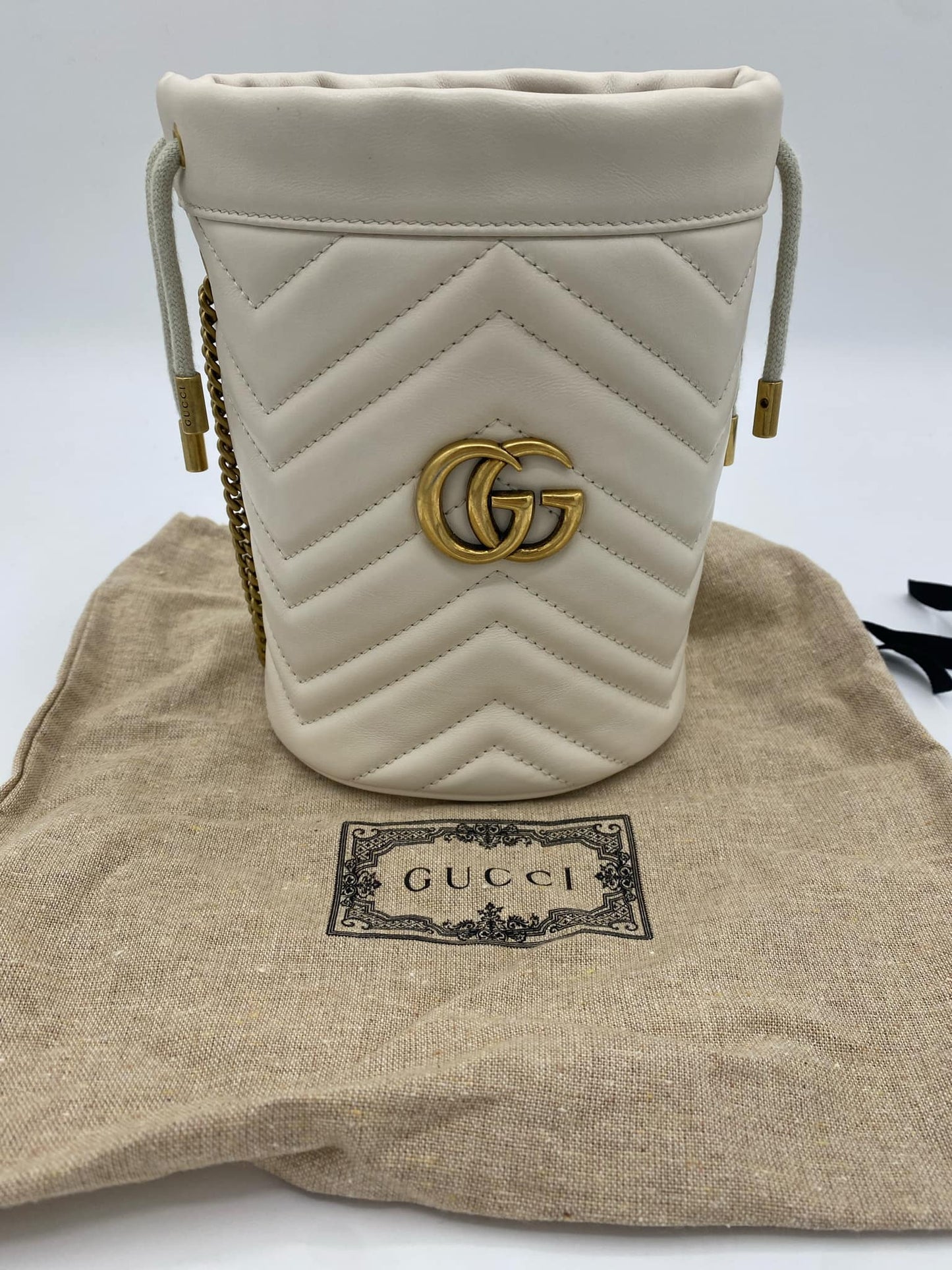 GUCCI GG MARMONT BUCKETBAG MINI